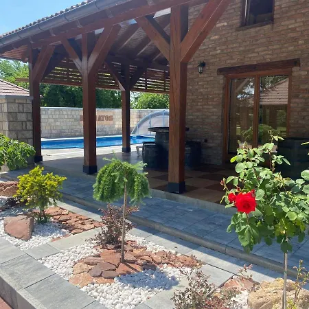 Vikendica Atos * Nova Topola